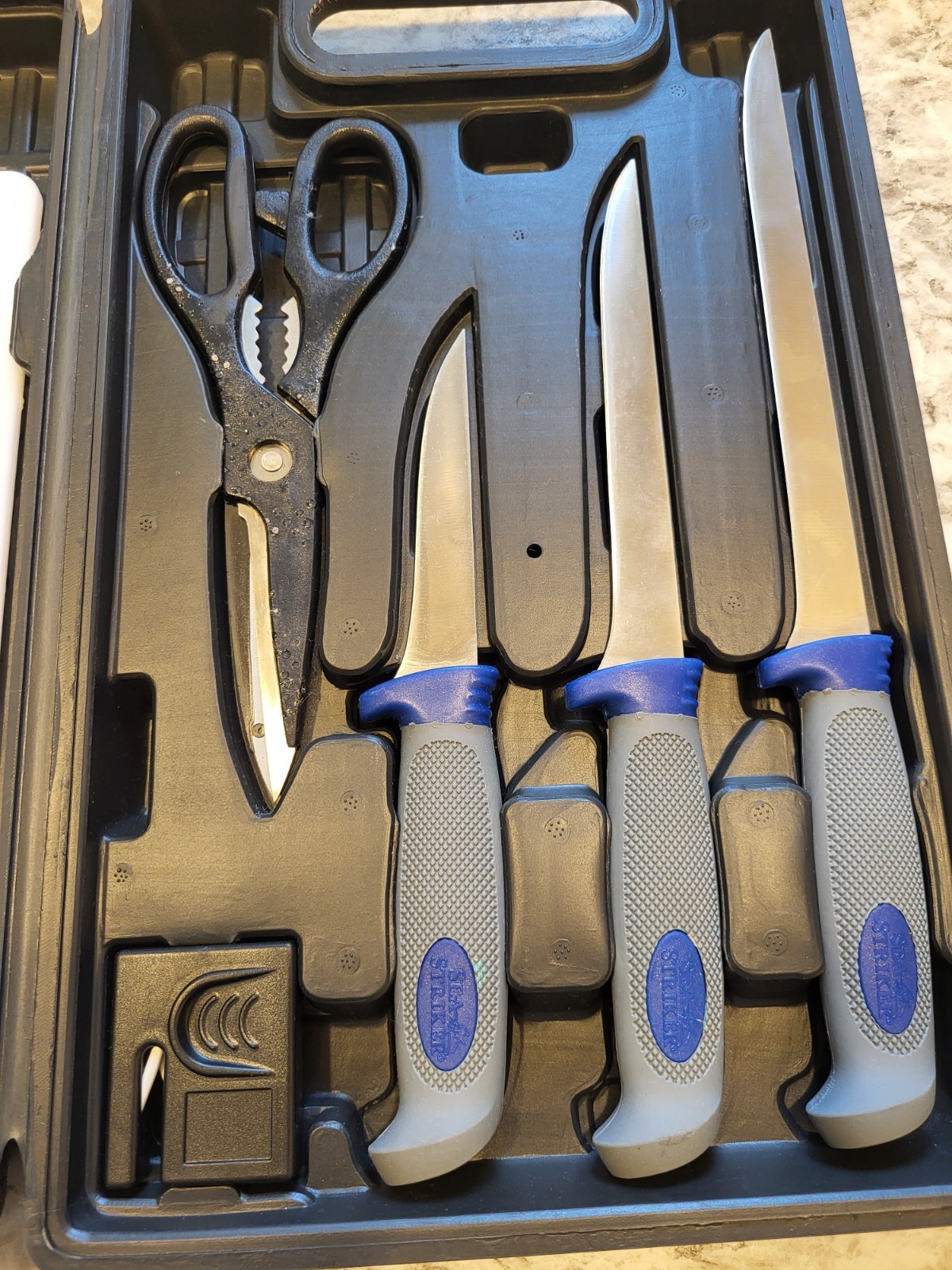 Sea Striker Filet Knive Set Stainless Steel Blades. 3 Sz Knives,Scissors & Board
