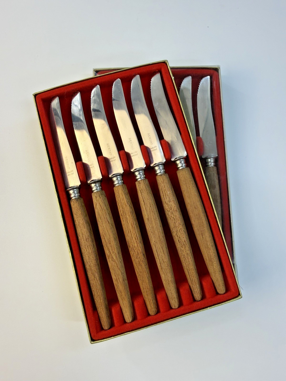 Set of 12 Skaugum Norway dinner knives – stainless steel – teak handles VTG