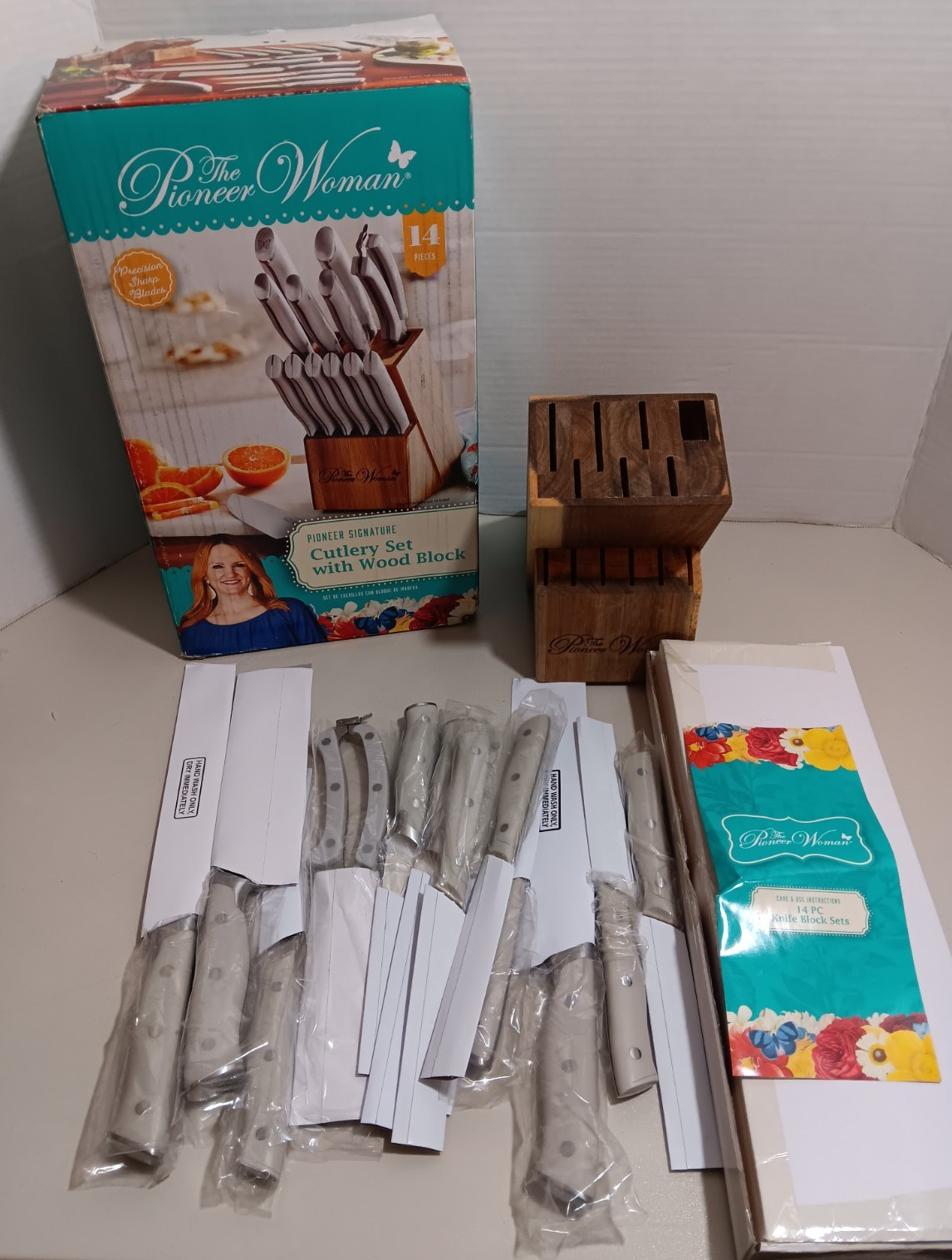 The Pioneer Woman Pioneer Signature 14-Piece S.Steel -Gray Knife Block Set