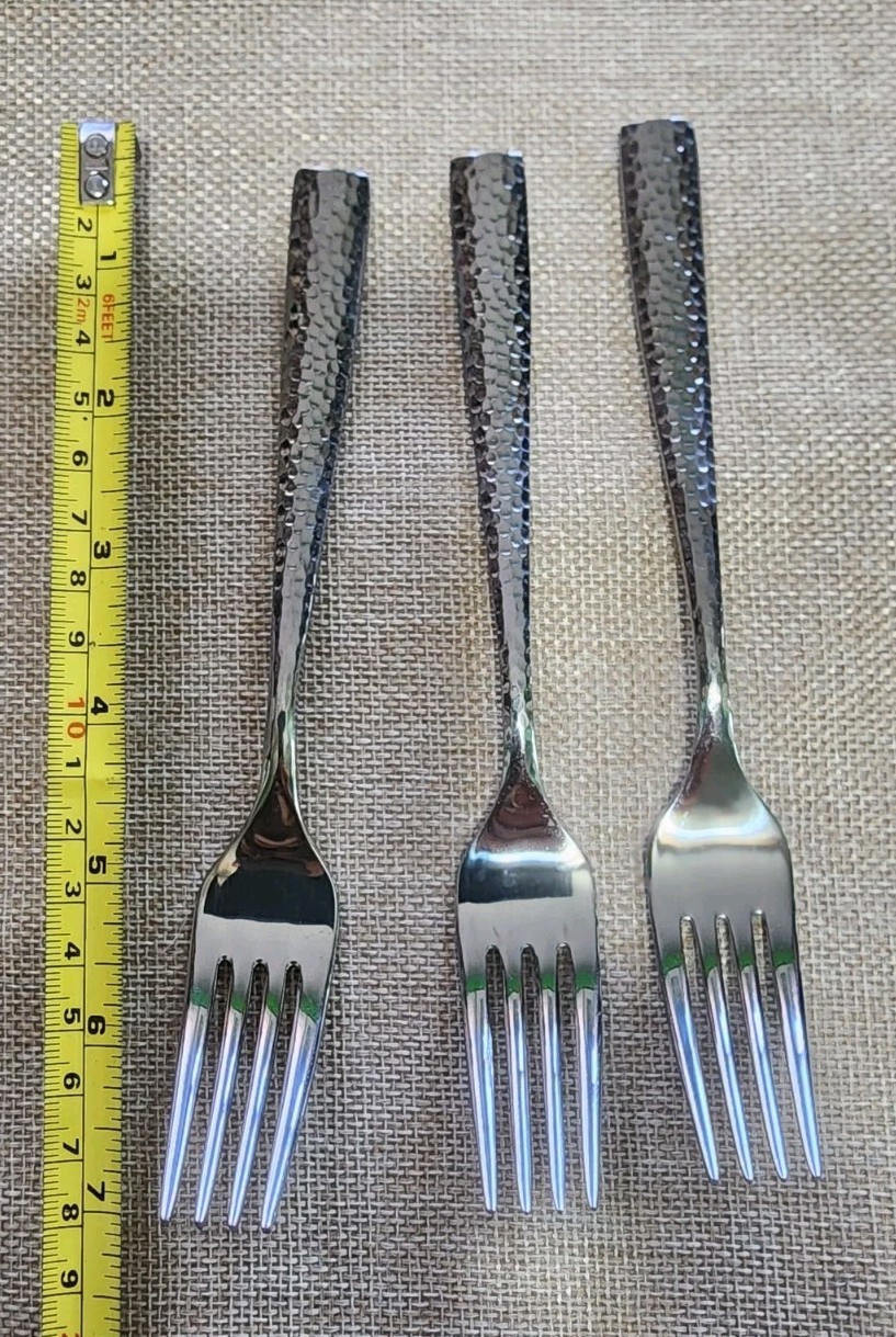 LOT OF 3 VIETNAM🇻🇳 TOWLE c2012 TEXTURE HAMMERED “7” STAINLESS SALAD FORKS🥗🍅