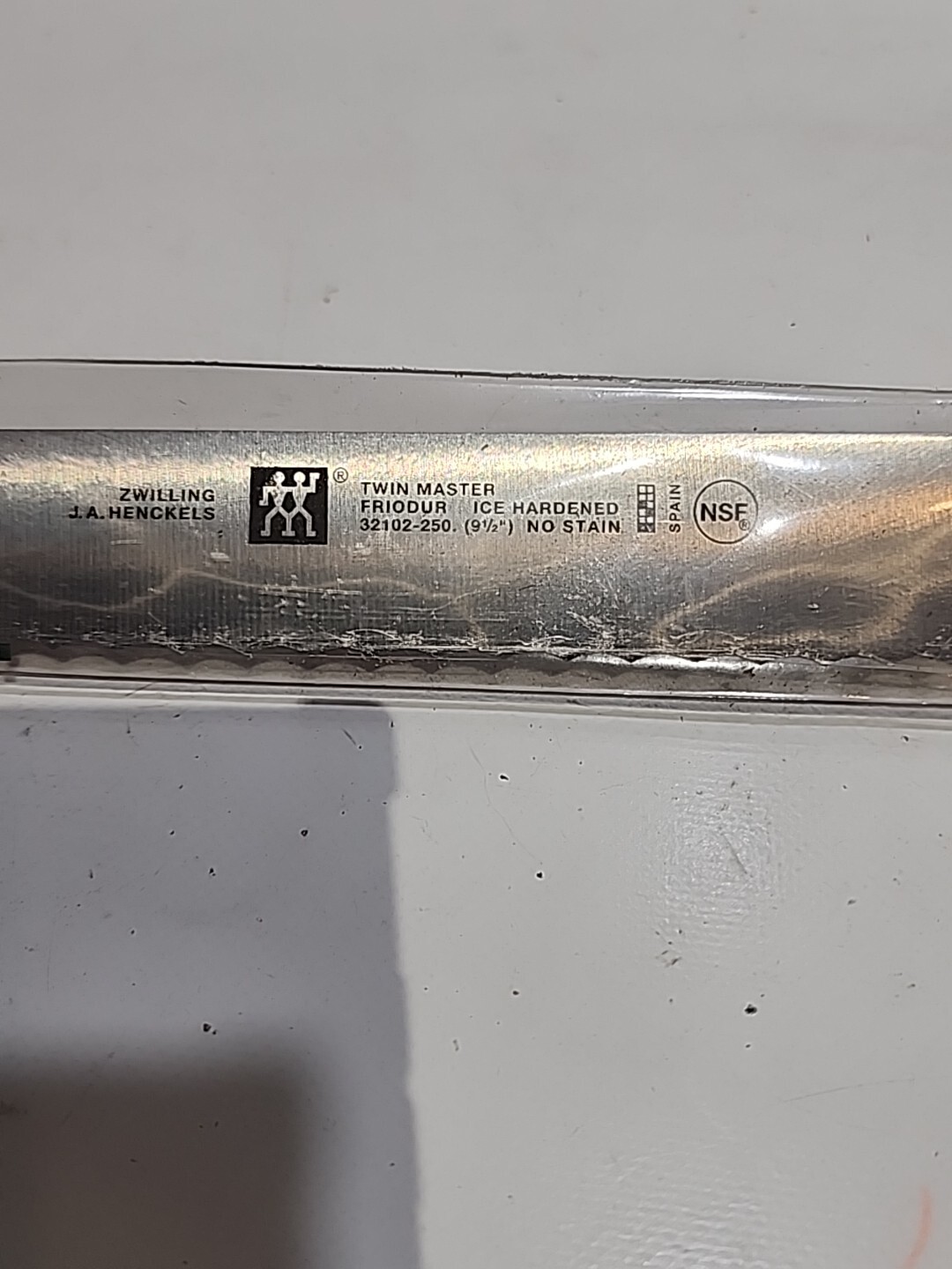 Henckels Zwilling Twin Master 9.5″ Yellow Serrated Bread Knife 32102-250