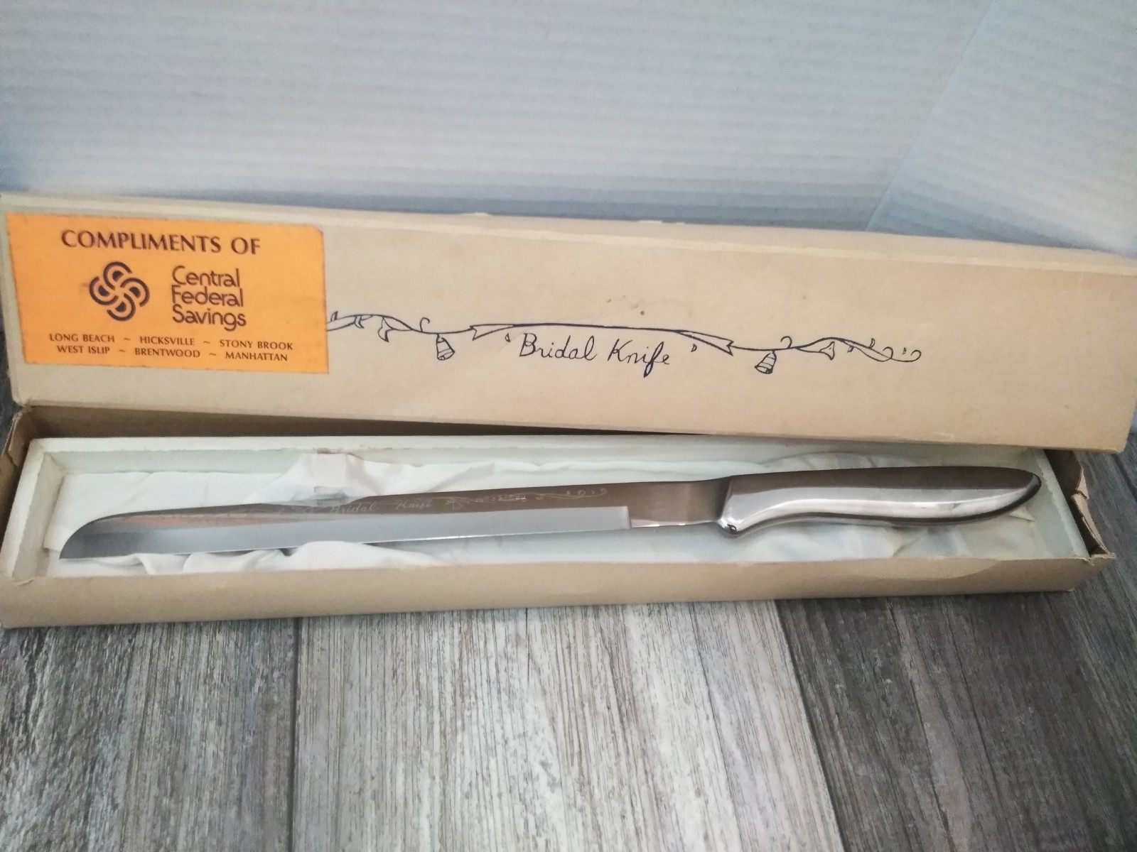 VTG HULL STAINLESS BRIDAL KNIFE 14.5″ COMPLIMENTS OF NY CENTRAL FEDERAL SAVINGS
