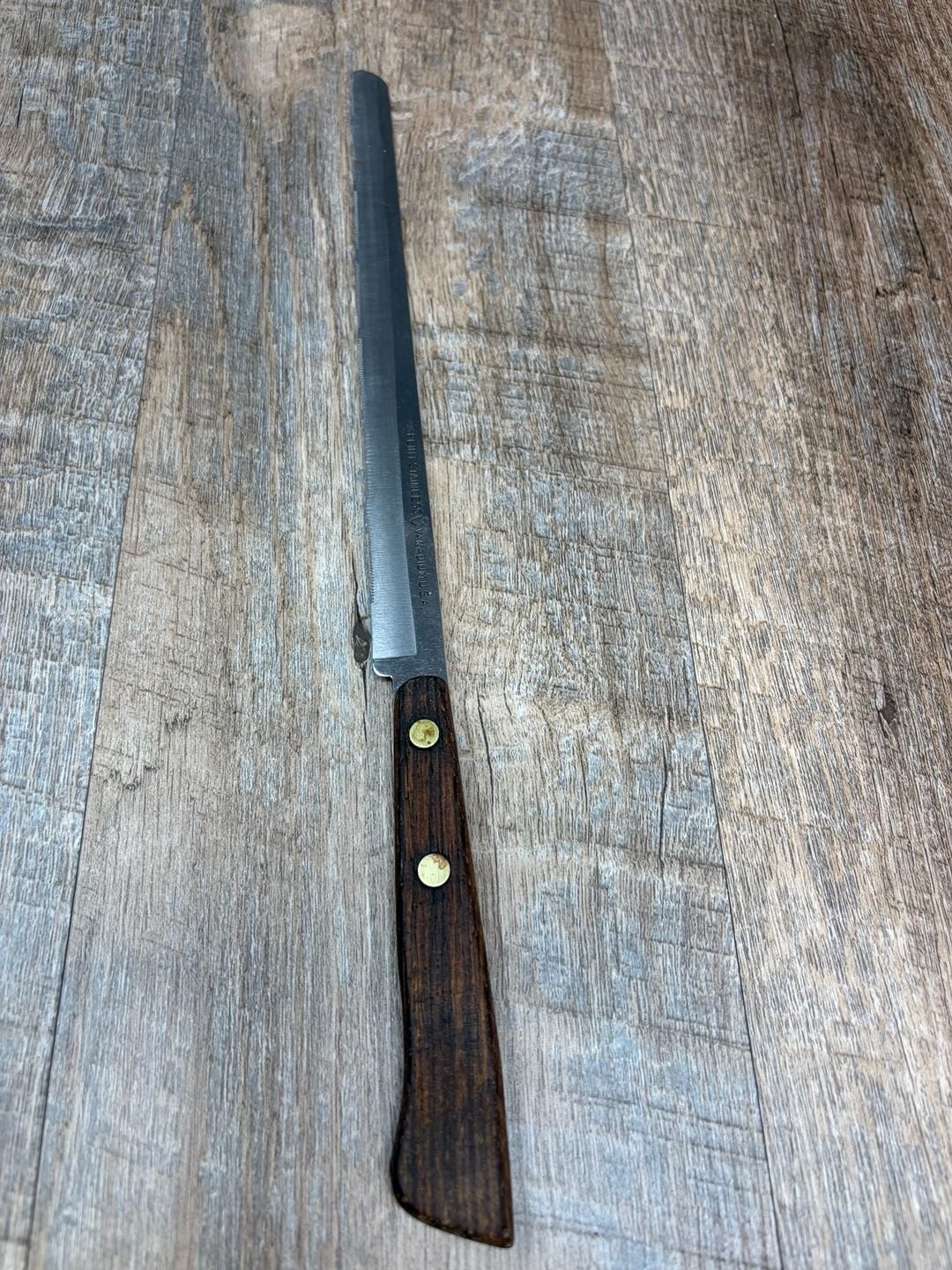 Ekco Flint Arrowhead Stainless Vanadium USA Serrated Bread Knife 9.5” Blade Wo