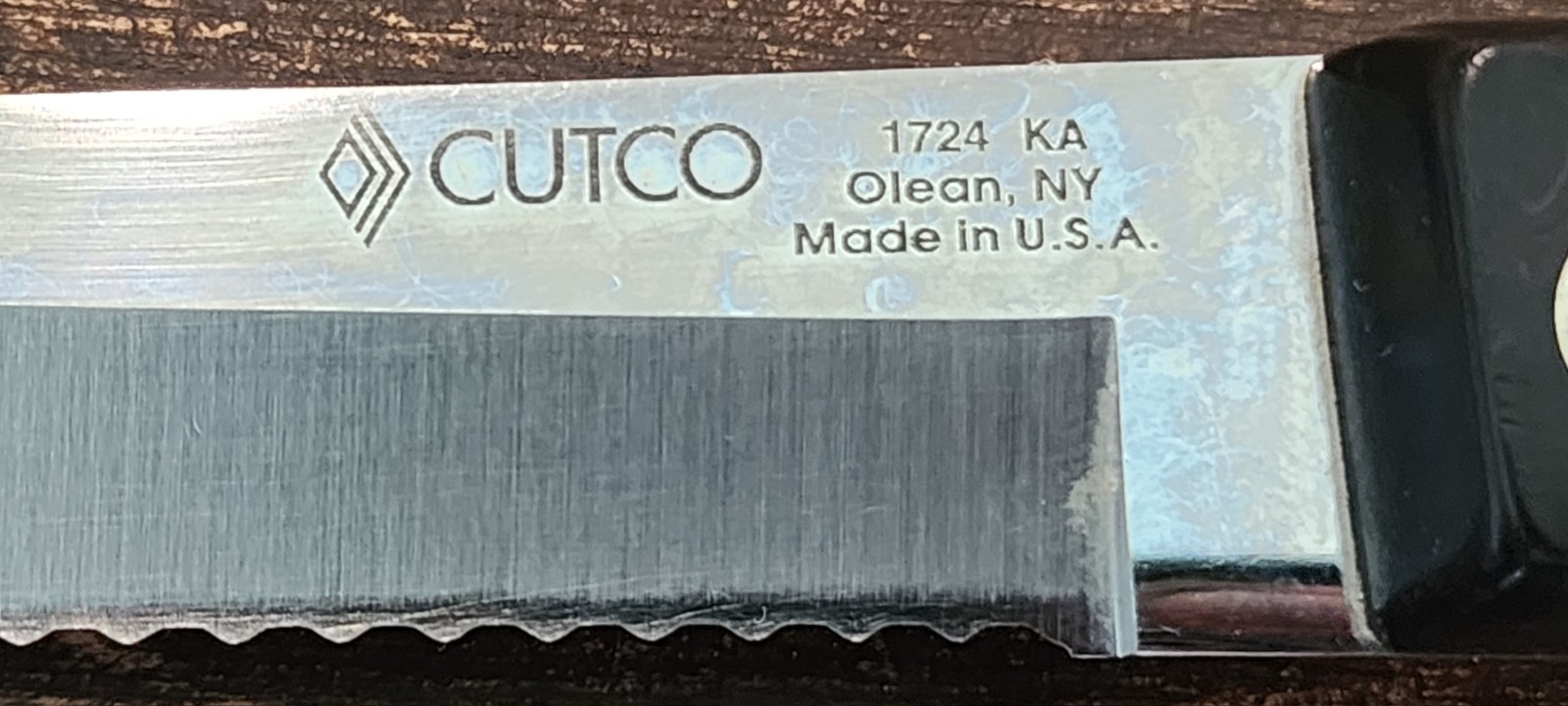 Large Cutco Slicer Bread Knife 1724 Serrated Black Handle Made in USA