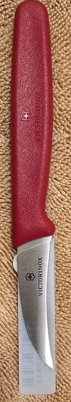 NEW Victorinox Shaping Knife 6 cm Curved Blade Standard, Swiss Made, Red NEW