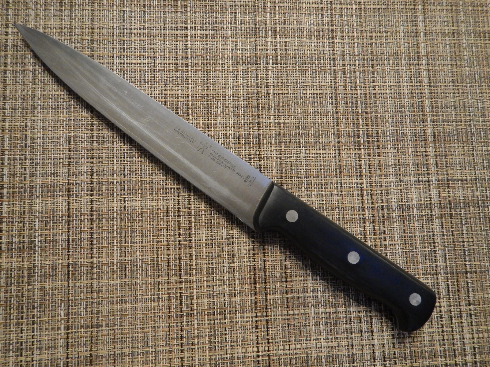 JA Henckels Fine Edge Pro German Stainless Steel Knife 31462-200 (8″) SHARP