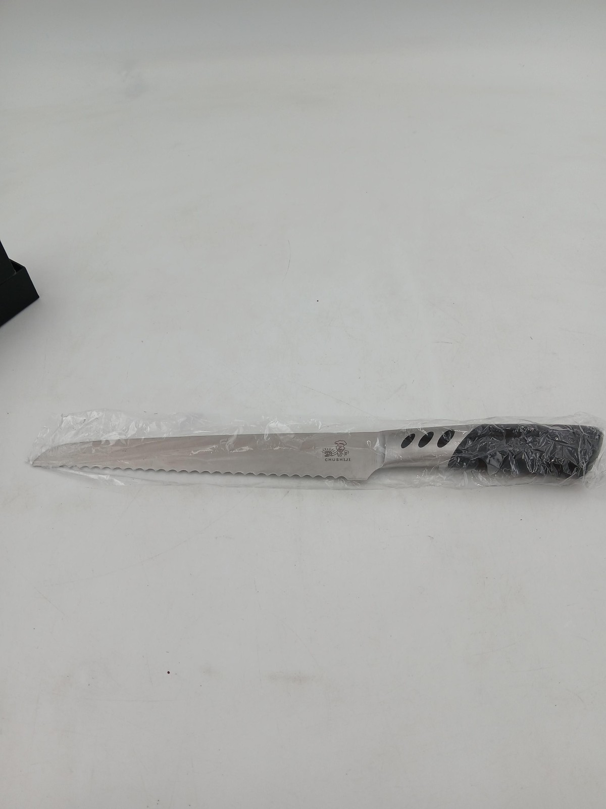 CHUSHIJI Bread Knife Stainless Steel Serrated Silver Black Handle Kitchen