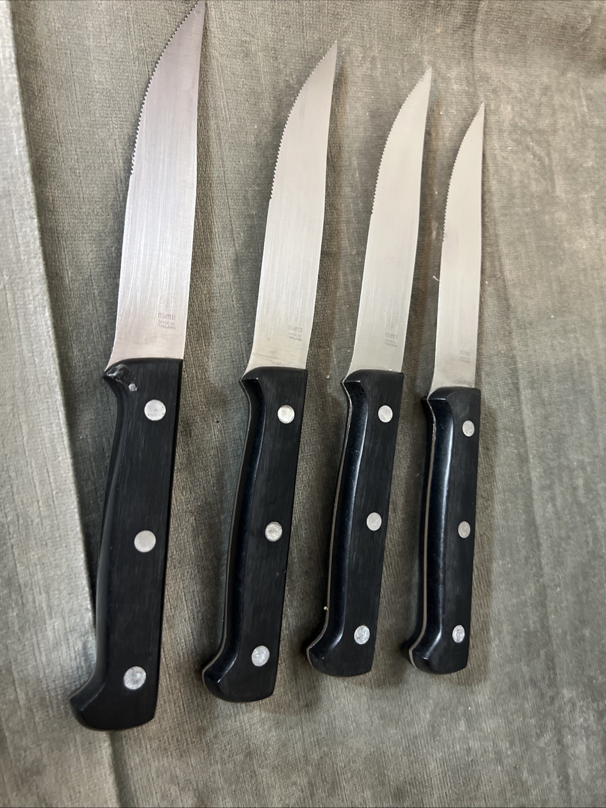 Bundle Lot Of 5 J.A. Henckels Fine Edge Pro 4.5″ Steak Knives 31469-120 Thailand