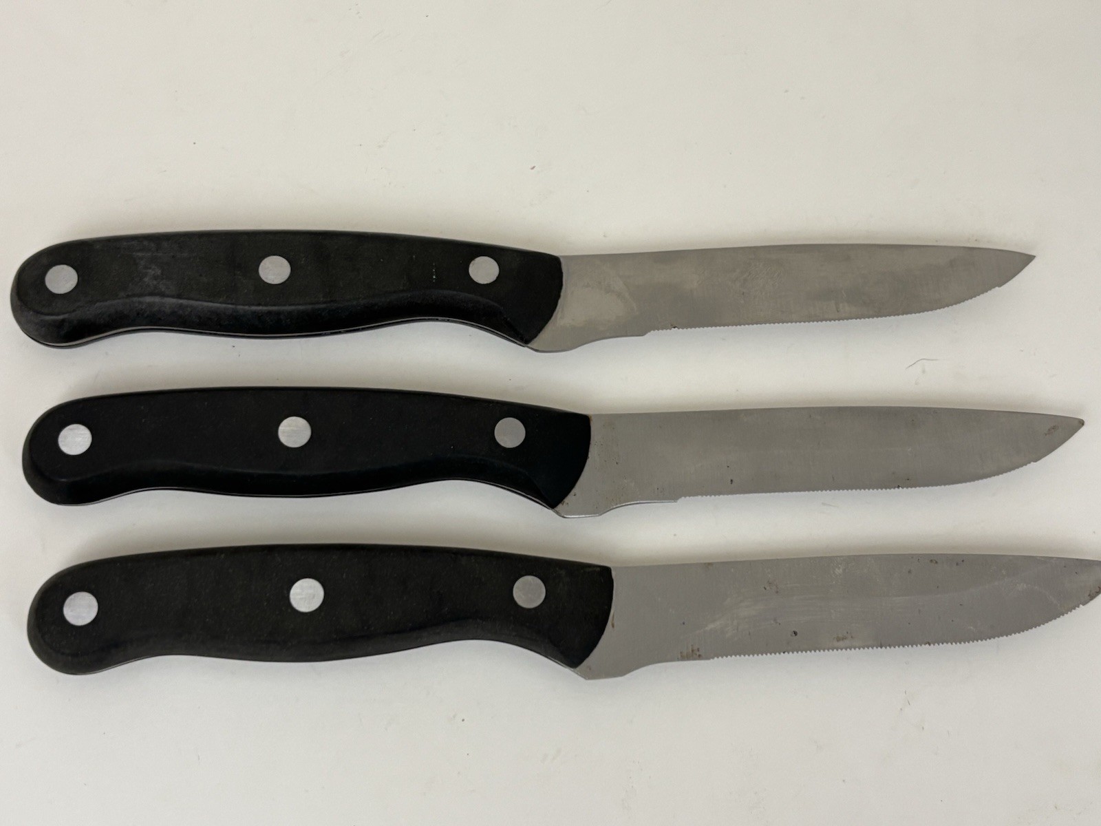 Lot 3 CHICAGO CUTLERYForge 3 Rivet Full Tang Utility Steak knives Polymer Handle