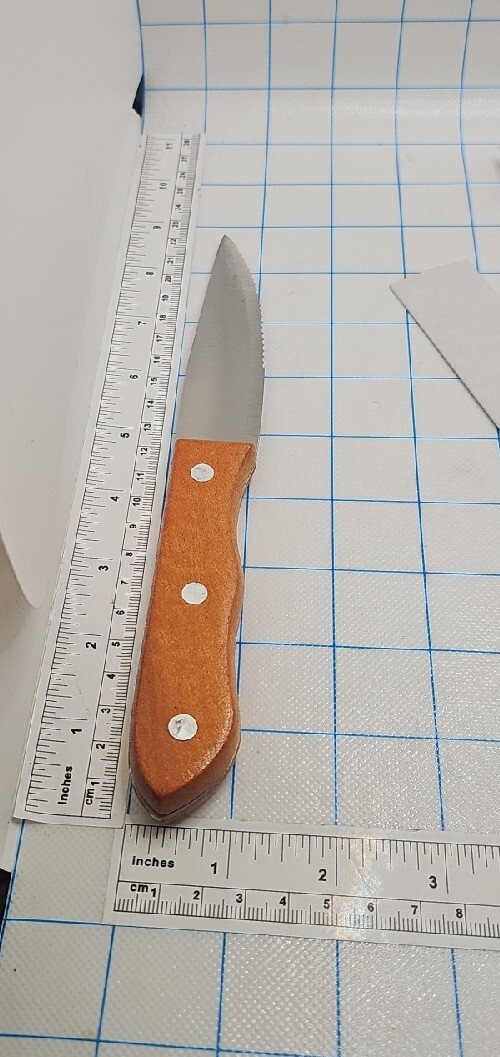 Küchenstolz 8 Piece Steak Knife Hand Crafted opened NIB China