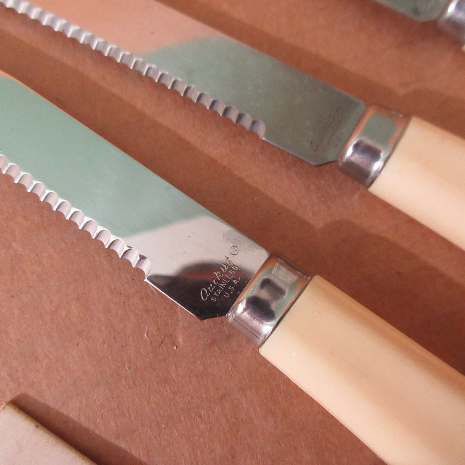 Vtg lot 14 Quikut + Unmarked Ivory Cream Steak Knife Set USA Stainless Steel