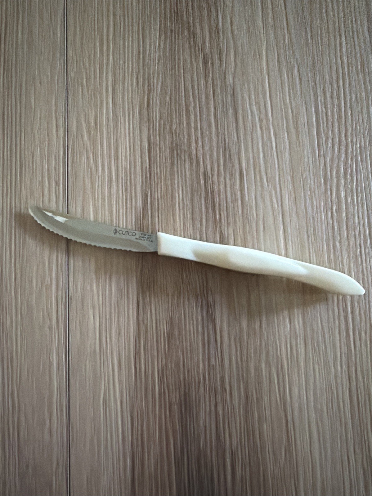 CUTCO 1759 Pearl White Table Knife Serrated Steak Knife Made in USA NEW Open Box