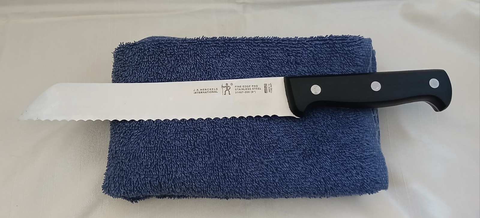 J.A. Henckels Serated Blade Bread Knife 31467-200