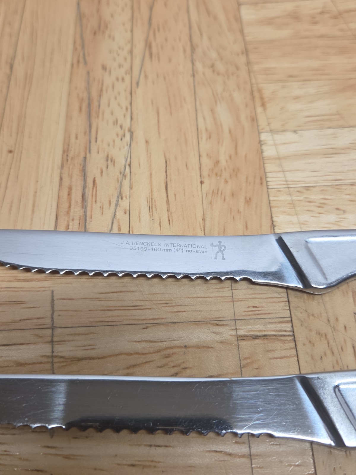 J.A. Henckels International Everedge Steak Knives – Model 35199-100mm Set of 4
