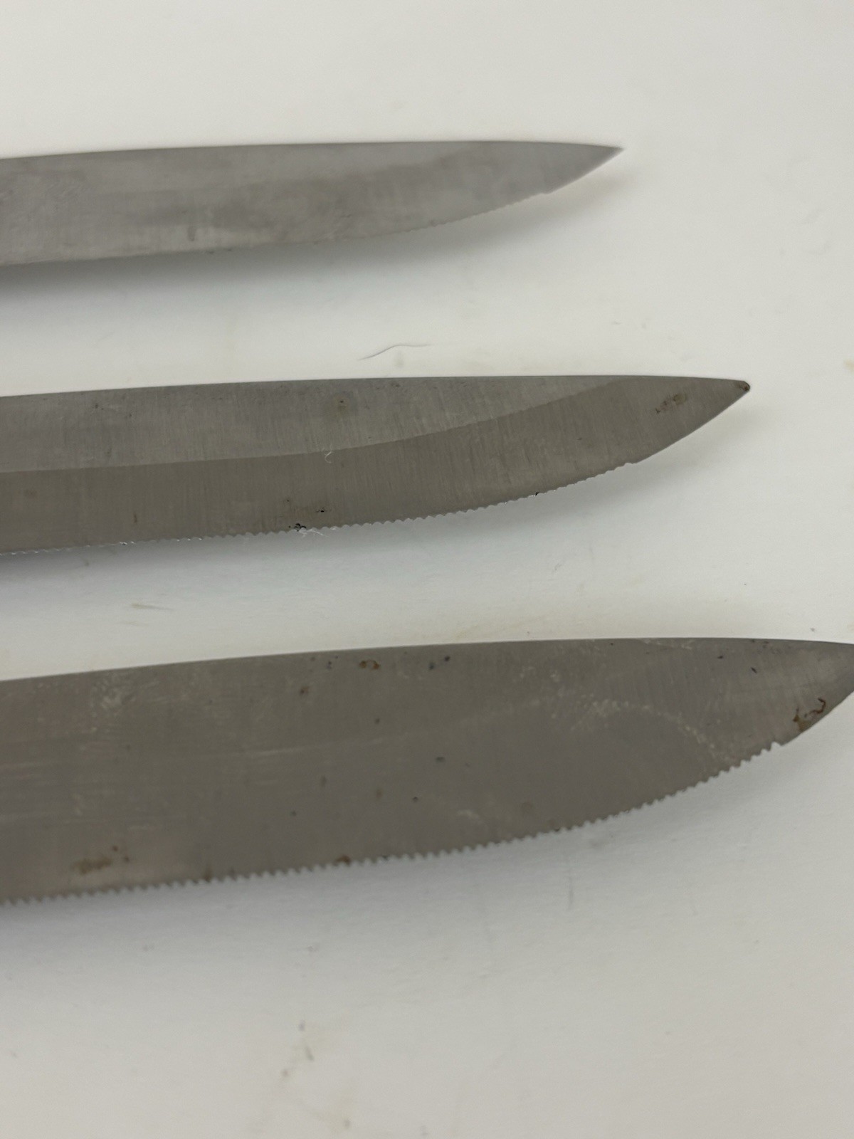 Lot 3 CHICAGO CUTLERYForge 3 Rivet Full Tang Utility Steak knives Polymer Handle