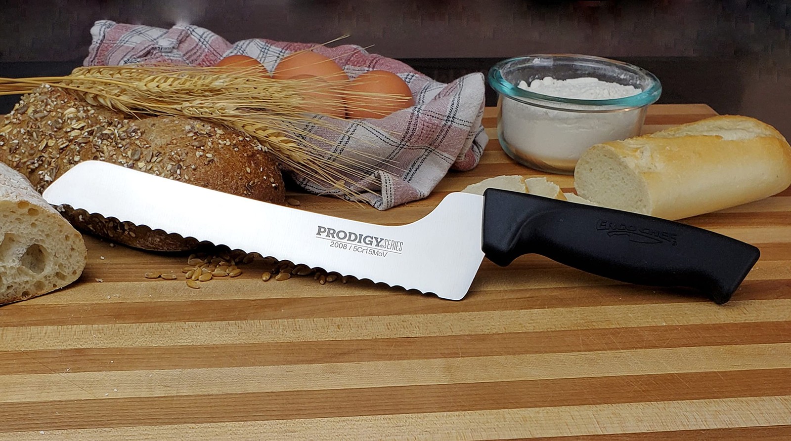 Prodigy Series 8 Inch Black Offset Serrated Bread & Deli Knife Comfort Grip