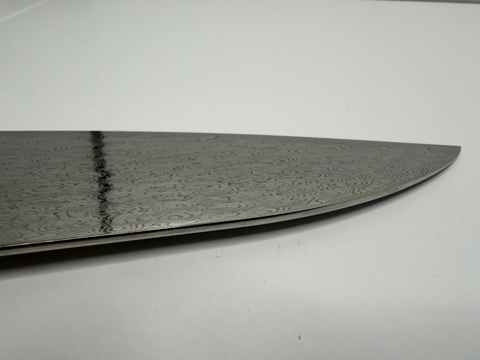 SHUN FUJI SGE0706 SG2 161-LAYER DAMASCUS 8 1/2-INCH CHEF’S KNIFE
