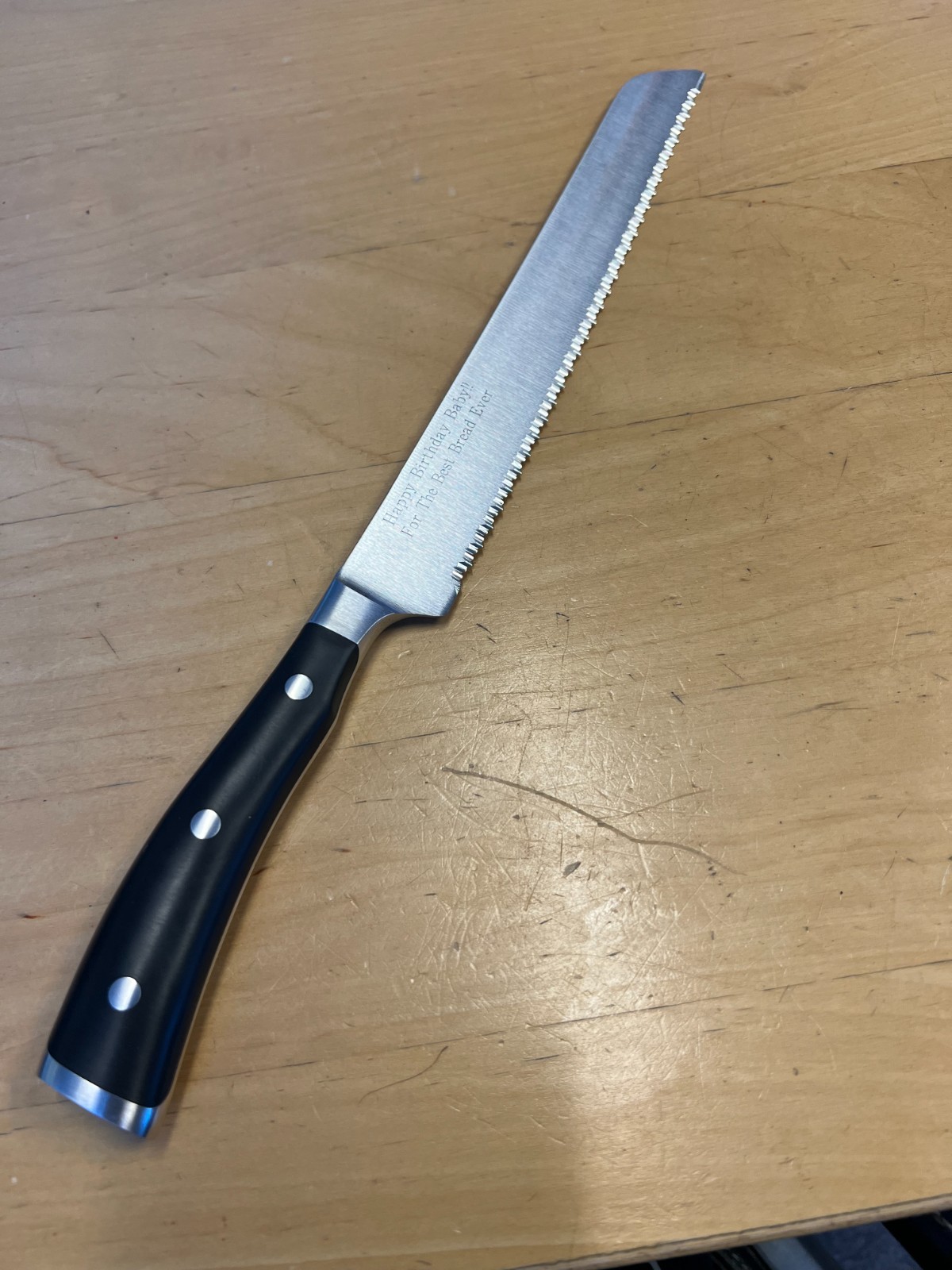 Wusthof Classic Ikon 9″ Double Serrated Bread Knife – engraved 1040331123 in box