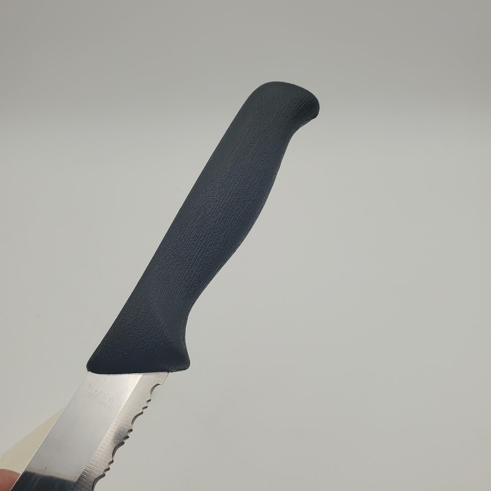 PAMPERED CHEF 9 inch Blade – Serrated BREAD KNIFE – Stainless #1285 w/Cover