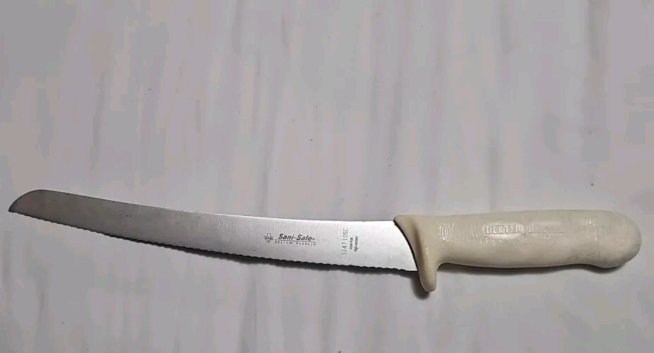 Dexter Russell S147-10SC Sani-Safe 10″ Scalloped Bread Knife”