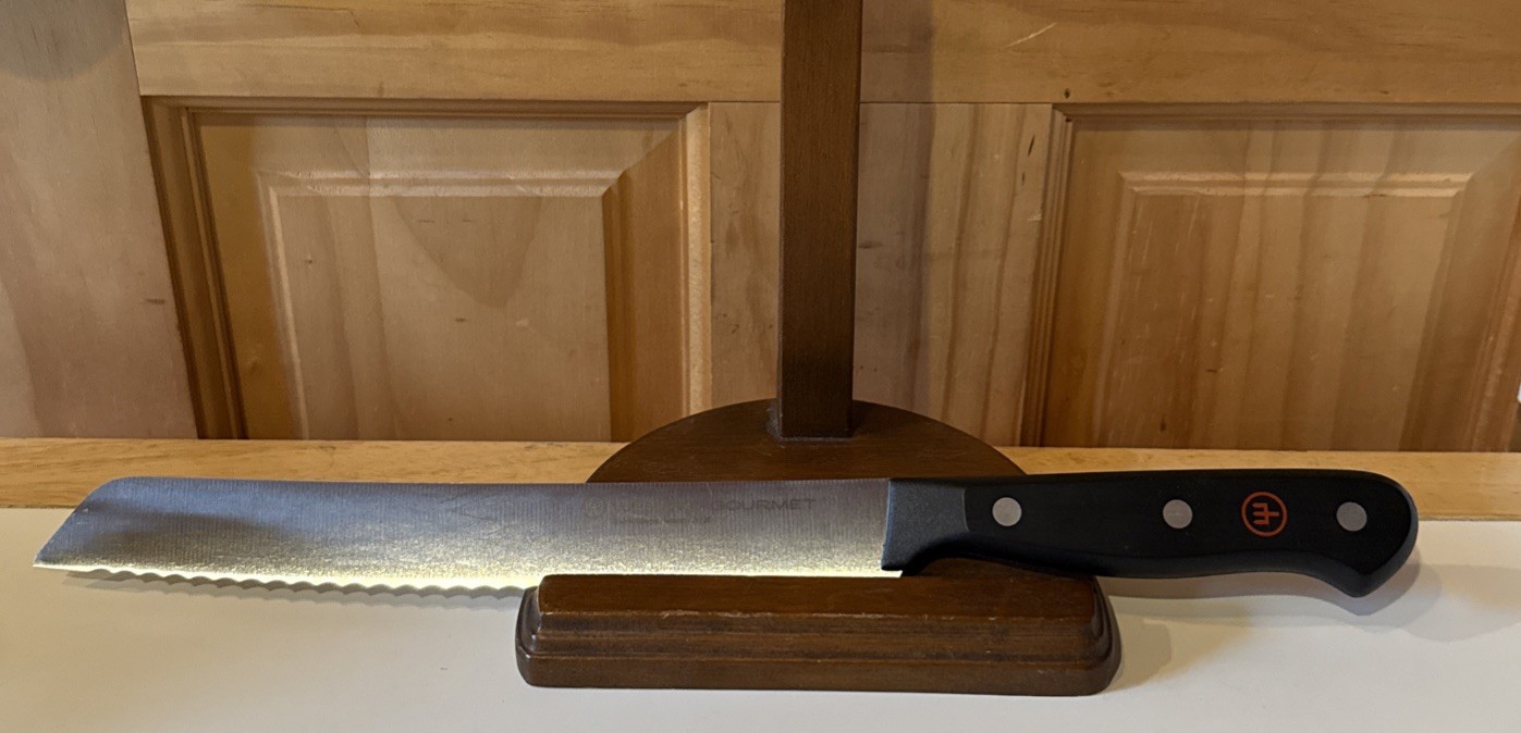 WUSTHOF GOURMET 8″ BREAD KNIFE – SILVER/BLACK Germany