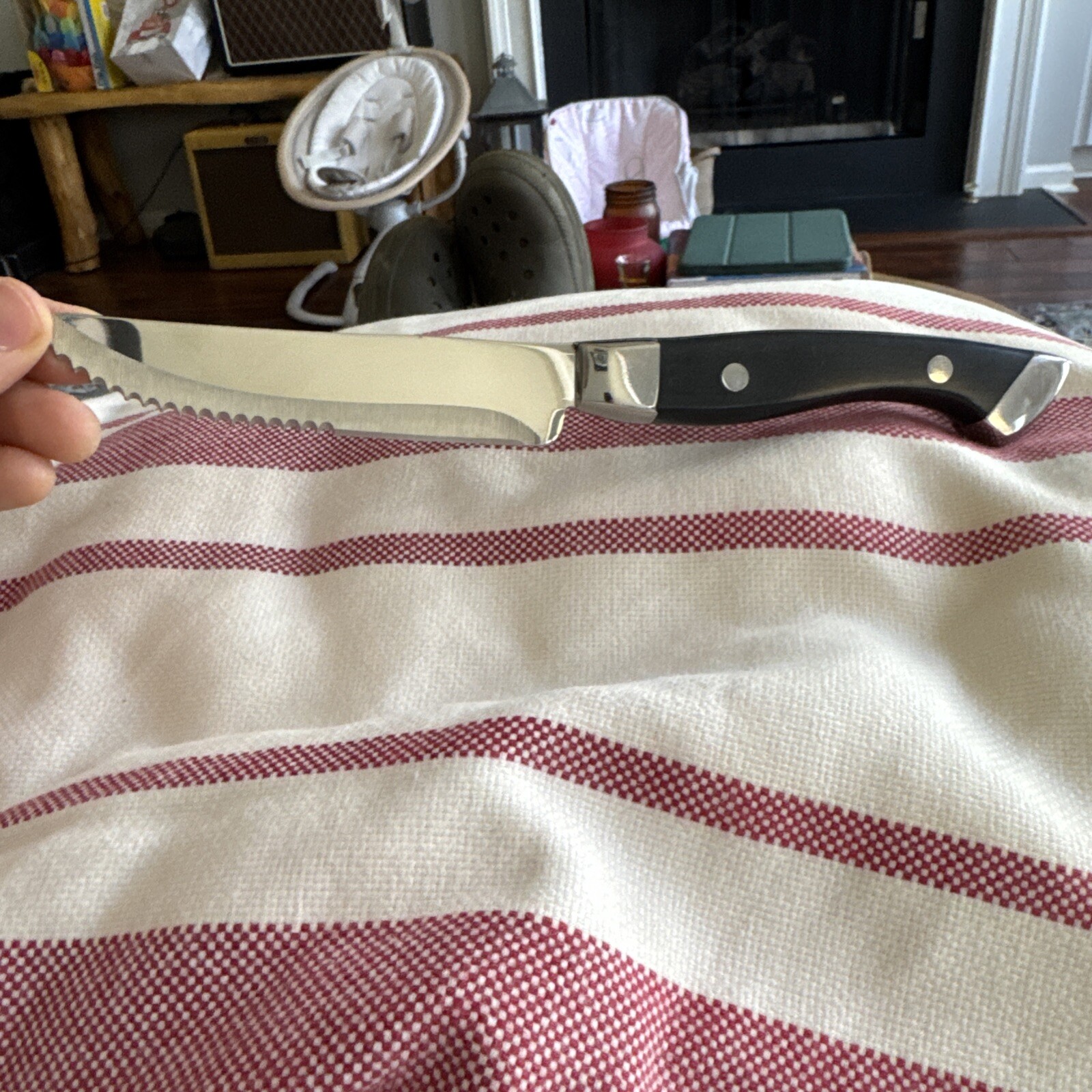 Walco Boston Chop 10.5 in Serrated Steak Knife, Black Handle New NOS