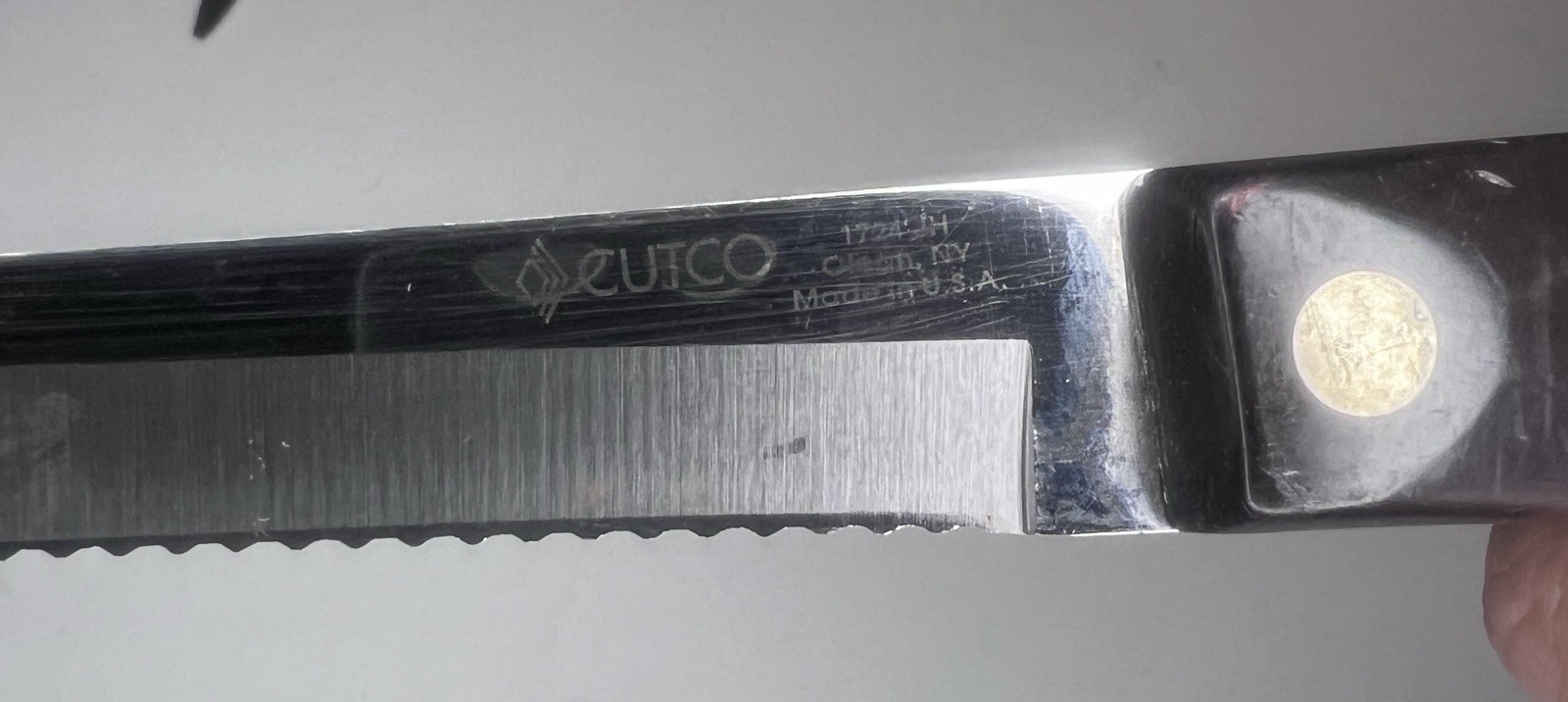 Cutco 1724 KJ 9-3/4″ Serrated Bread Knife Stainless Blade Brown Swirl Handle USA