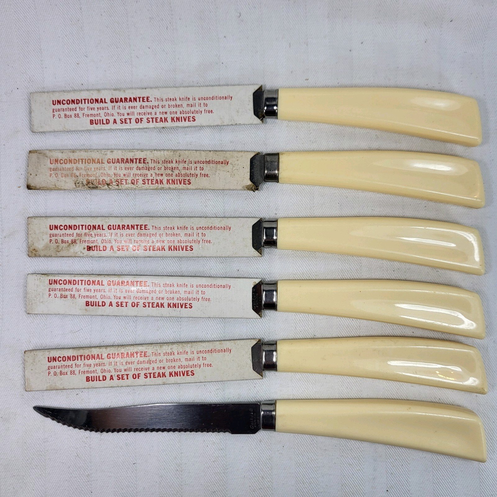 Quikut Build A Set of STEAK KNIVES Set of 6 Stainless Cream Plastic Handle Shell