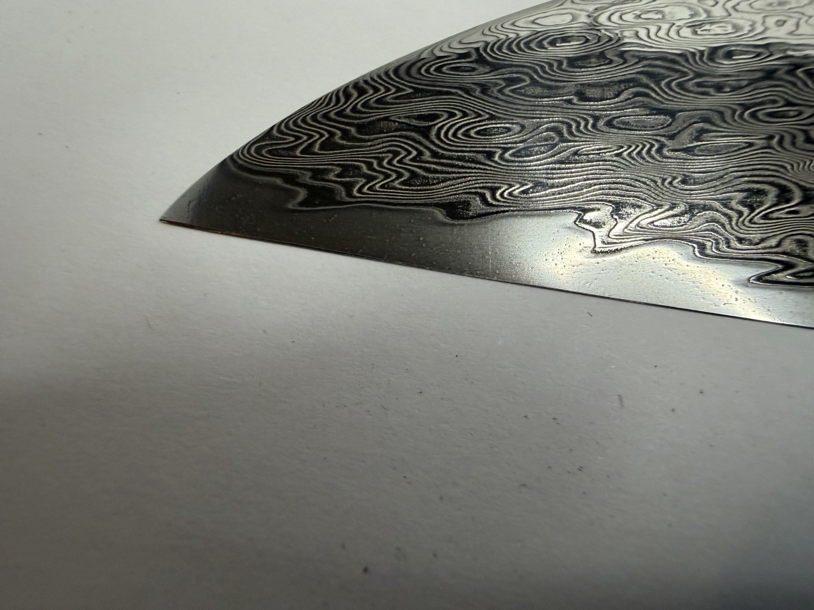 SHUN FUJI SGE0706 SG2 161-LAYER DAMASCUS 8 1/2-INCH CHEF’S KNIFE