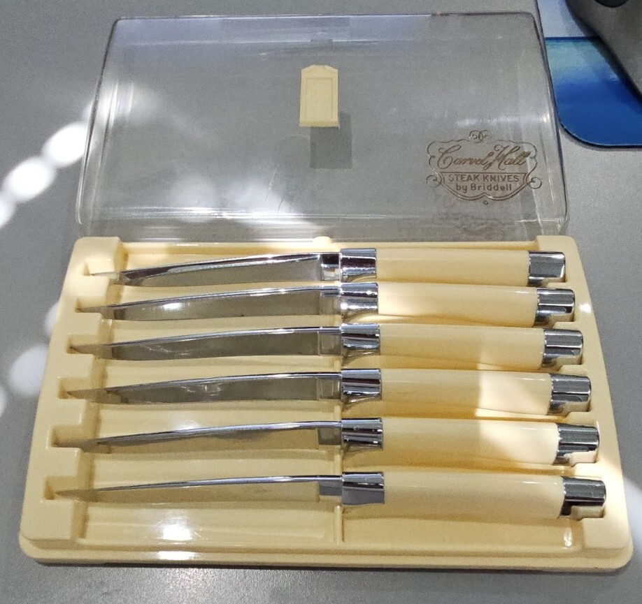 Set 6 Vintage Carvel Hall by Briddell Chrome Vanadium Handled Steak Knives USA