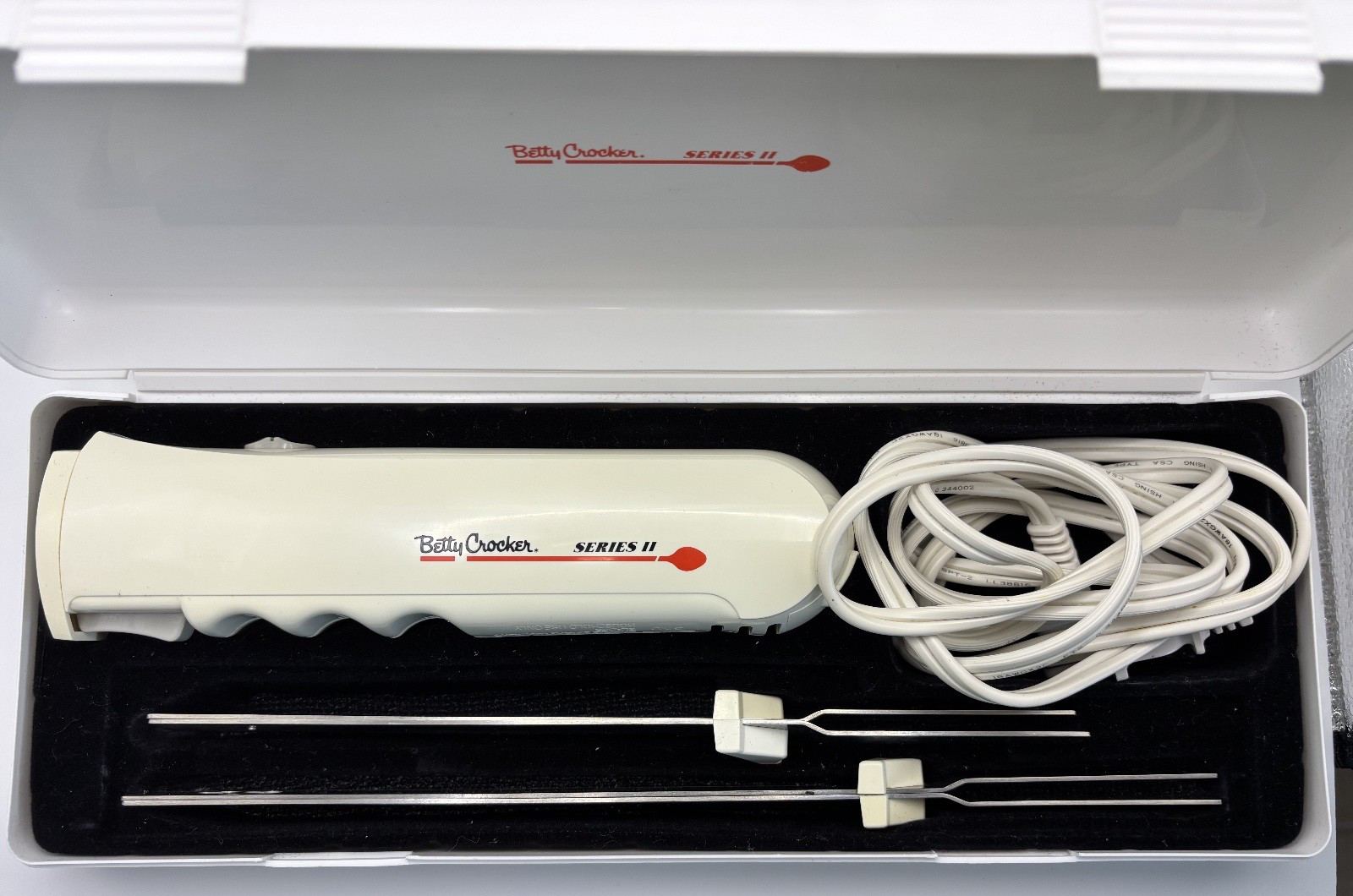 Betty Crocker Series 2 electric carving knife set