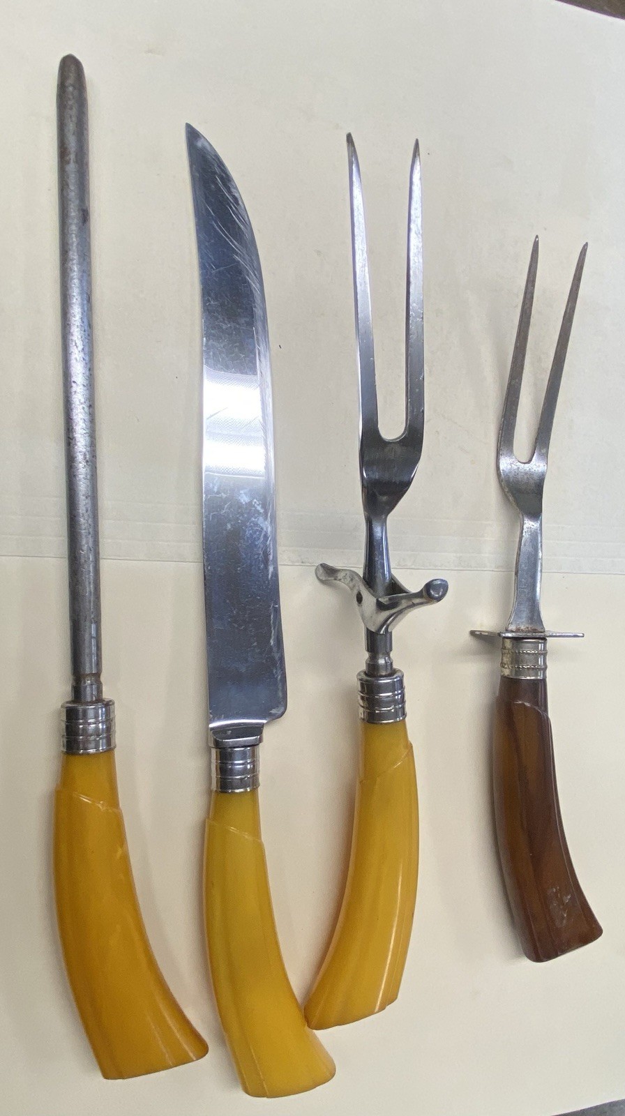 Vtg. Sheffield Atkinson Bros. Carving Set Yellow Butterscotch Handles & Other