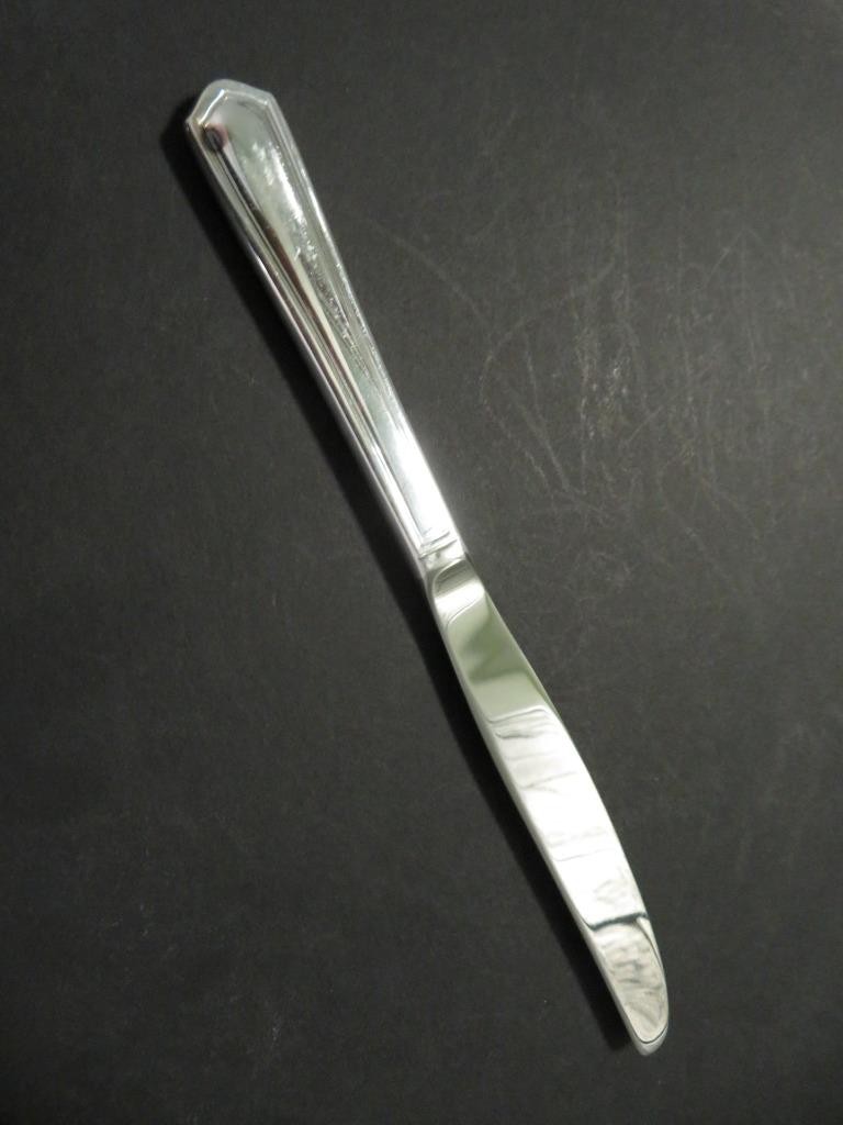 Lot of 12 Knives 1305KDVGA Wavy Edge The Inn Oneida Silver Plated Eaton 9.5″