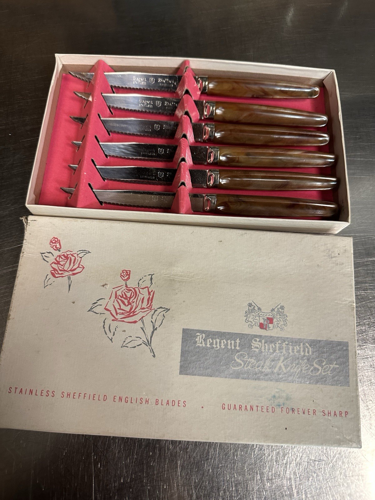 Regent Sheffield Steak Knife Set 6pc Stainless Steel Serrated Edge Brown Silver