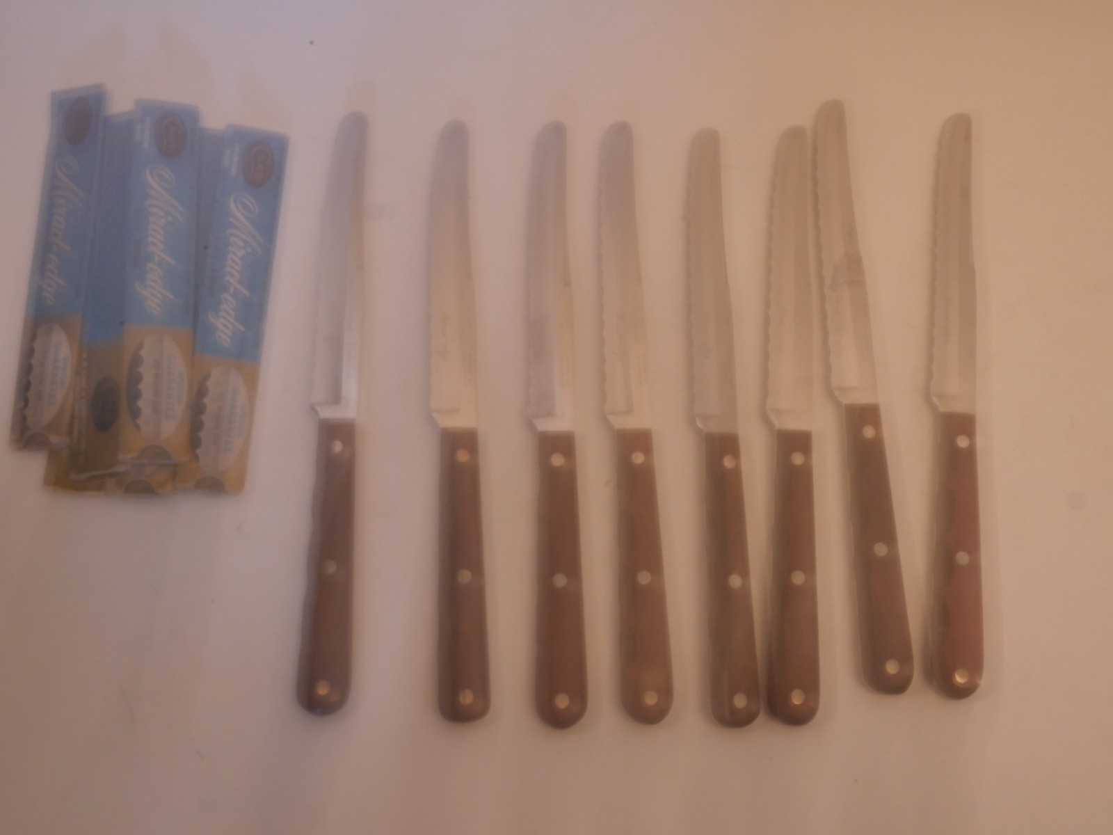 Set of 8 Vtg 1960s Case XX Miracle Edge M254 Stainless Steak Knives Serrated USA