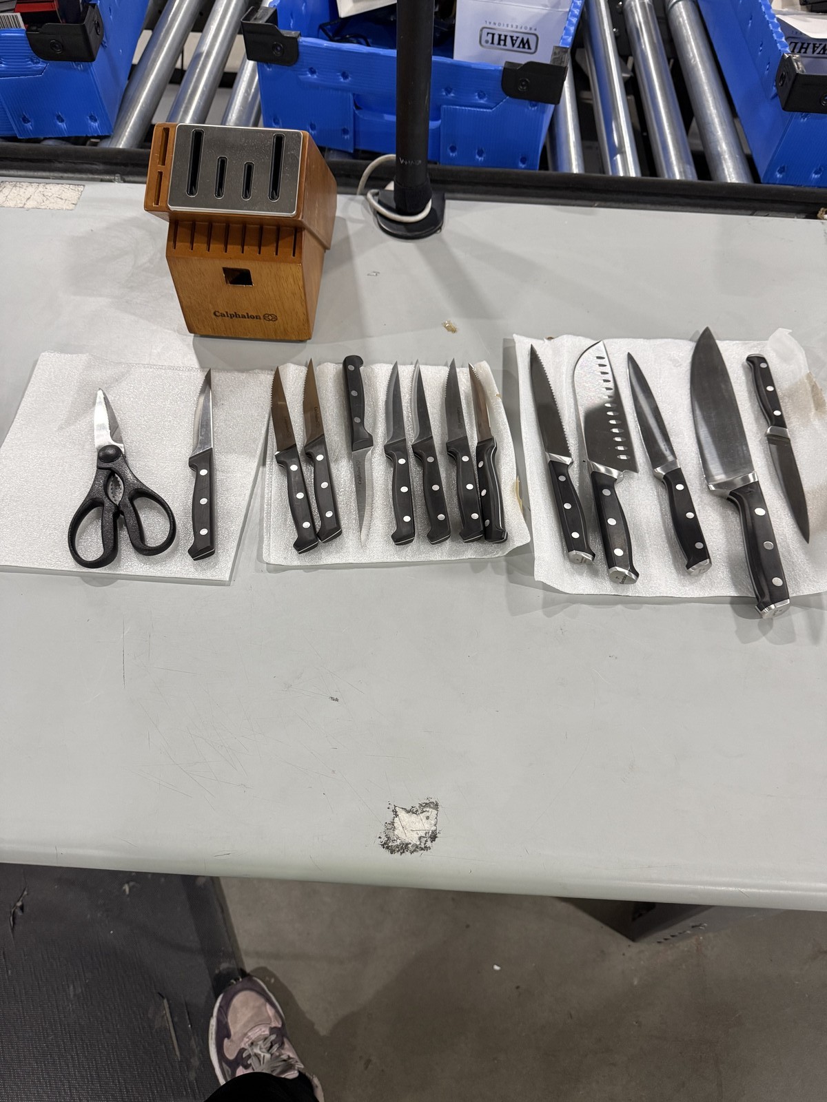 WOOD BROWN – CALPHALON WOODEN KNIFE SET 13 KNIFES AND A PAIR OF SCISSORS
