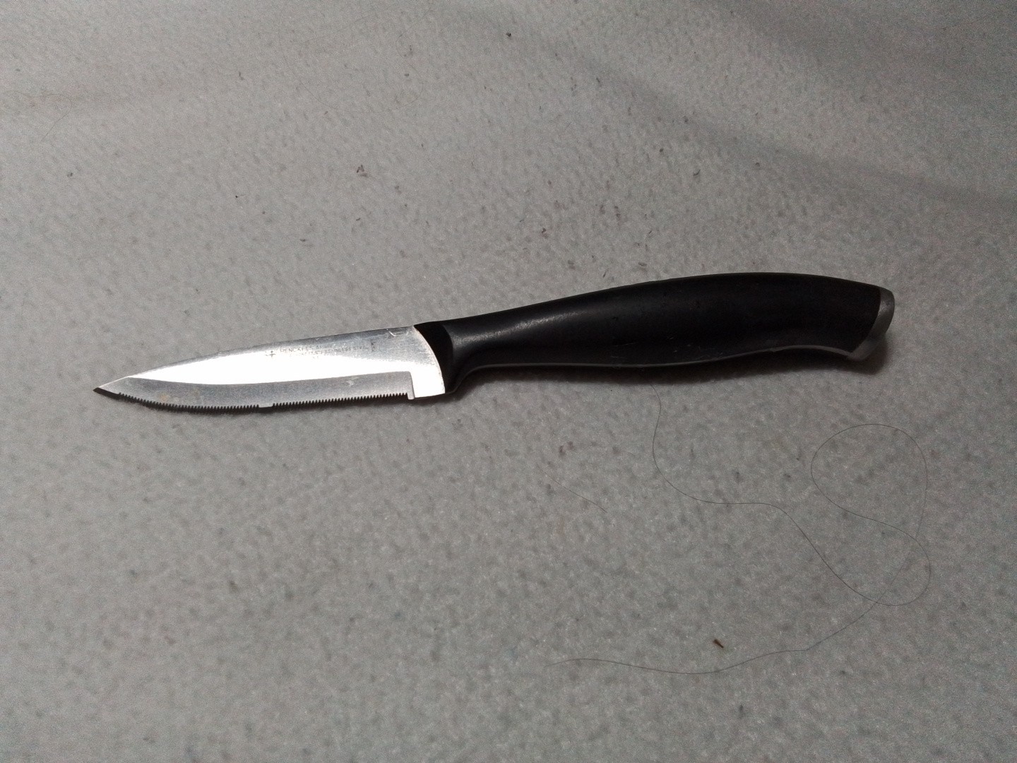 Henkels Assure 3.5 ” Serated Paring Knife #17340-080 Preowned