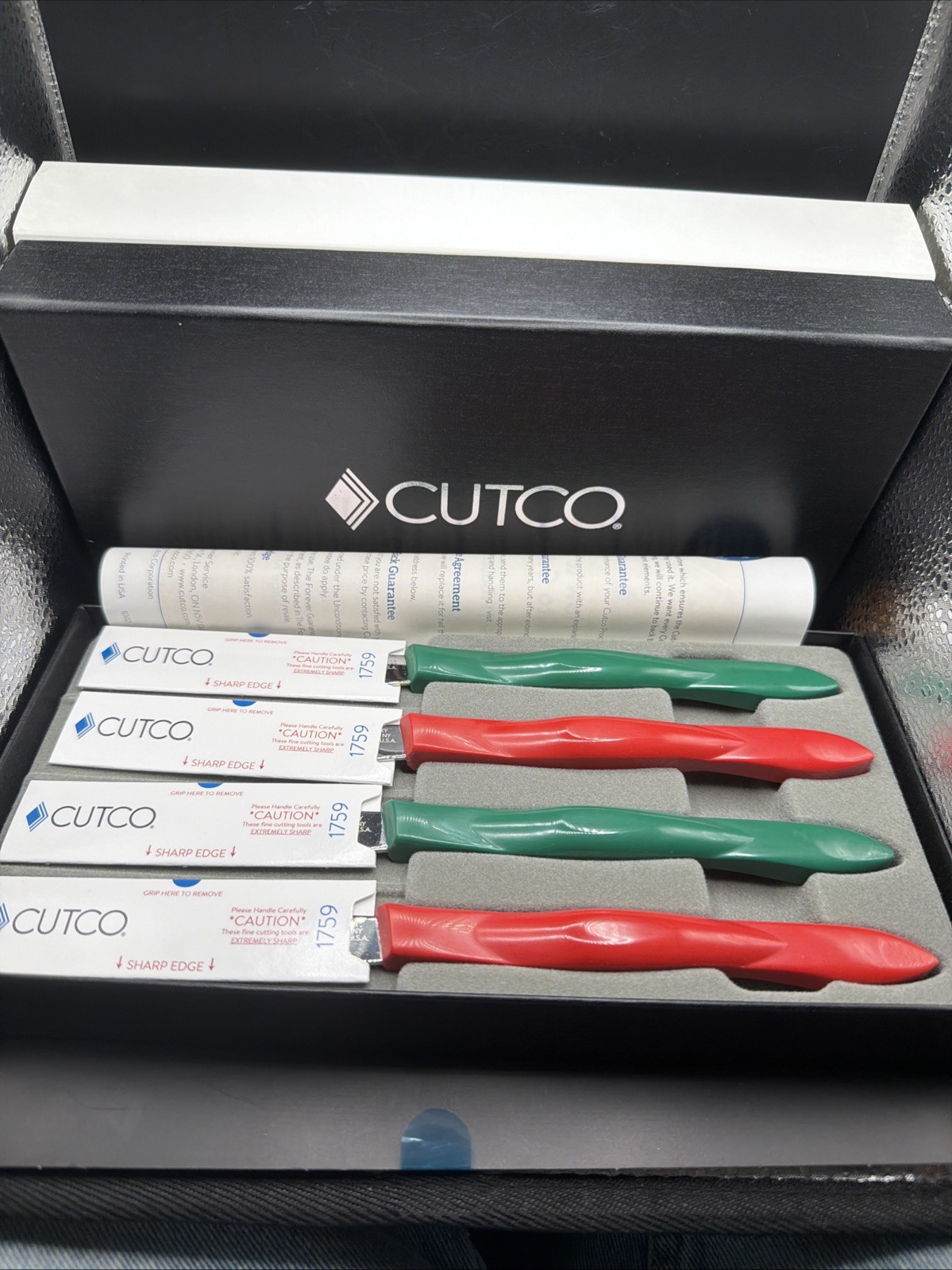 Brand New Cutco #1759 Four Piece Table Knife Set w/ (2) Green & (2) Red Handles