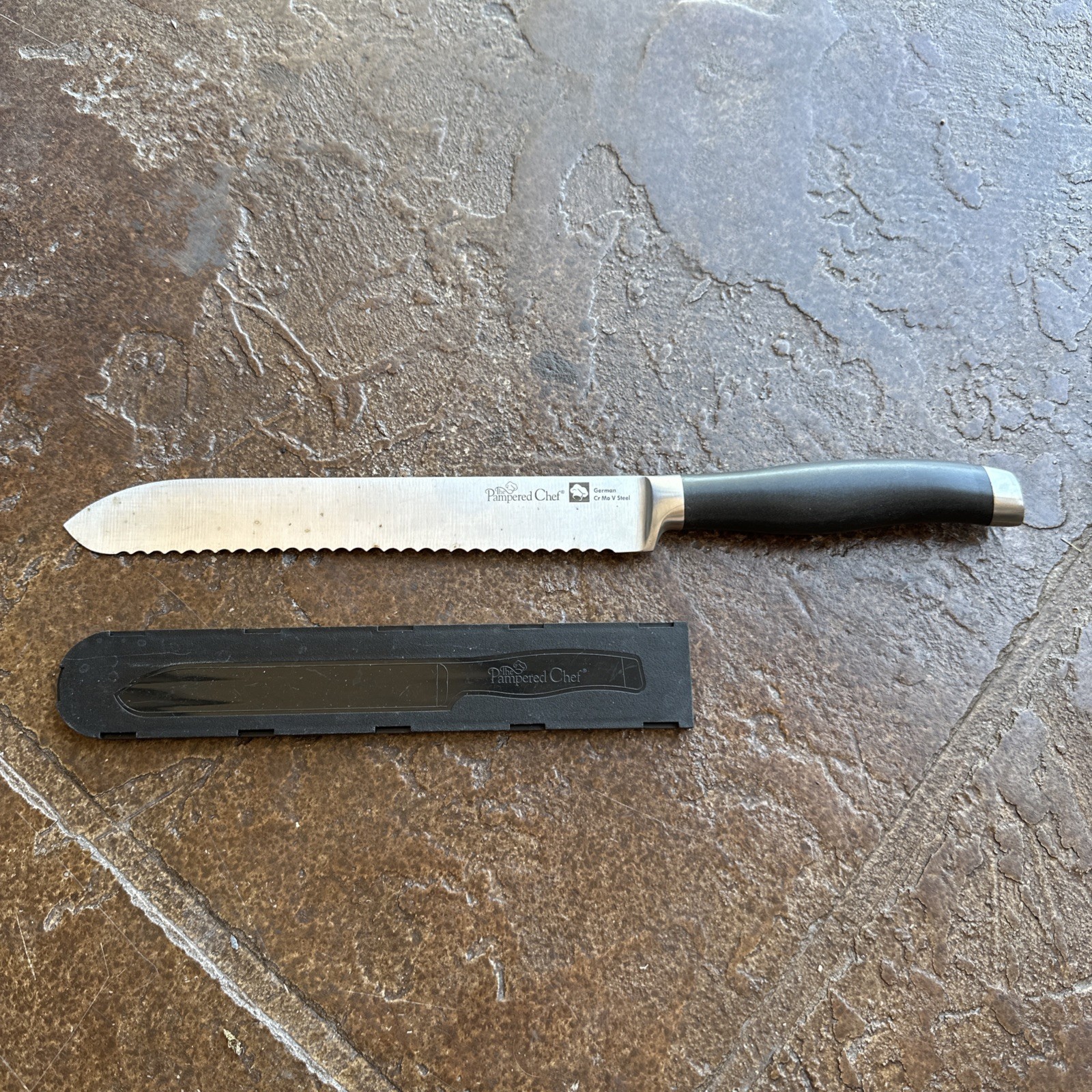 Pampered Chef 9” Large Serrated Knife w/ Cover German Steel