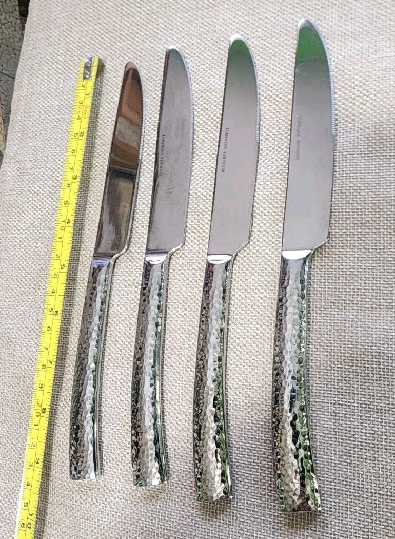 LOT OF 4 VIETNAM 🇻🇳 TOWLE c2012 TEXTURE HAMMERED NEW FRENCH SOLID KNIVES 🍽