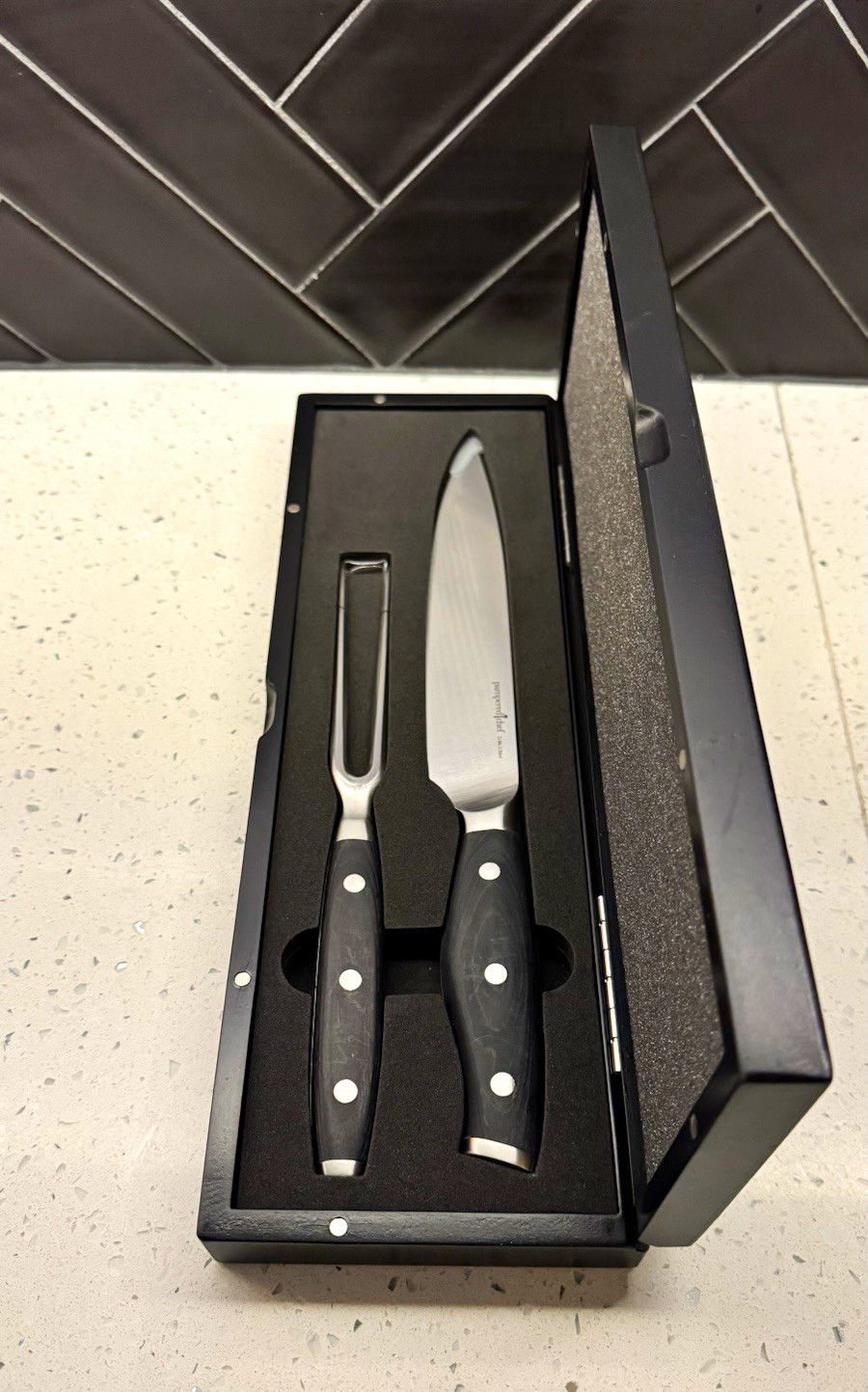 Pampered Chef by Cutco 2pc Carving Knife & Meat Fork Set 9″ Black Case