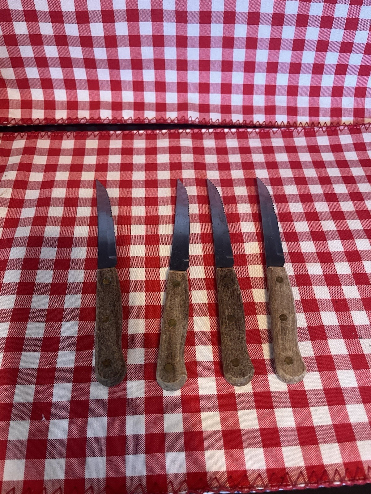 Vintage Set 4 Steak Knives Rustic Stag-Style Handles — Serrated Stainless Steel