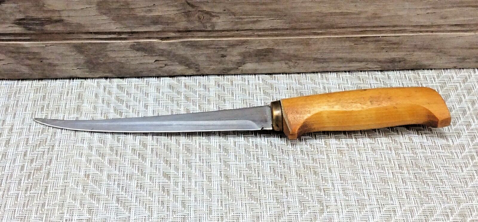 Fiskars Fishing Filet Knife 6″ Stainless Steel Blade Wood Handle Finland