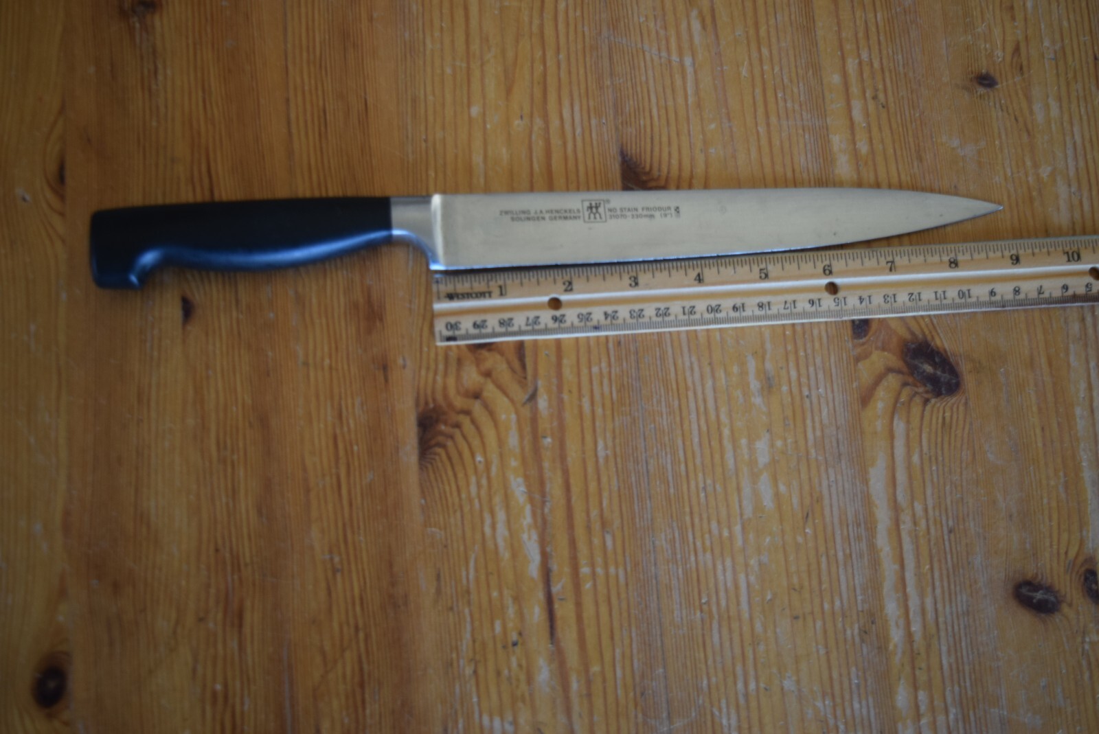 ZWILLING JA HENCKELS SOLINGEN GERMANY 31070-230mm 9” Carving Slicing Knife