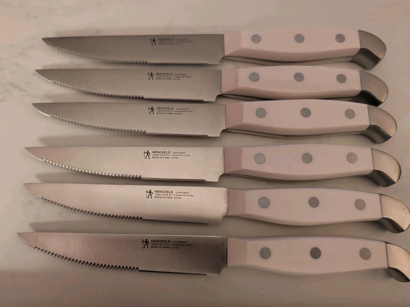 Henckels STATEMENT Fine Edge, 4.75″ STEAK Knife, WHITE Handle, (15269-120), NEW!
