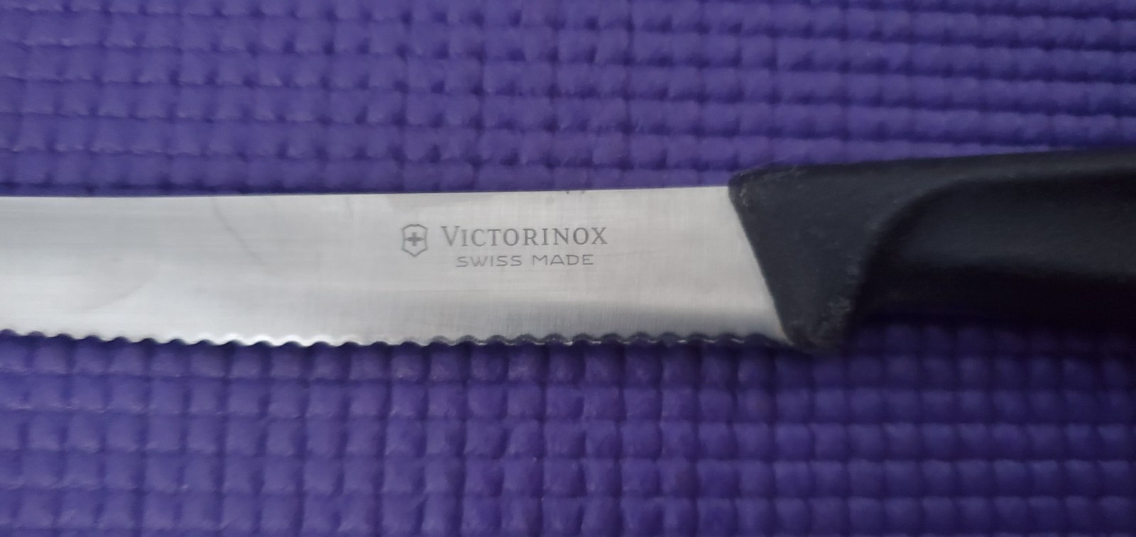 Victorinox VIC-6.7833 Swiss Classic Utility 4½” Serrated