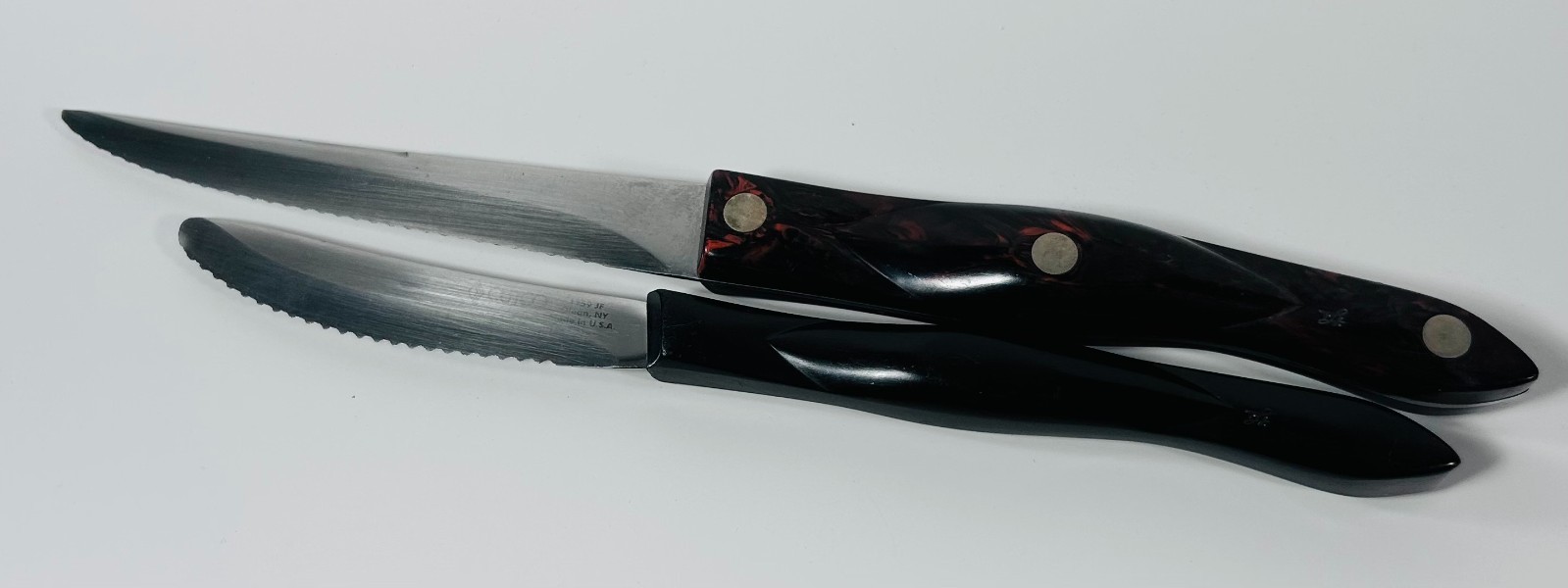 CUTCO 1721 Serrated Trimmer Knife Brown & 1759 Table or Steak Knife Black