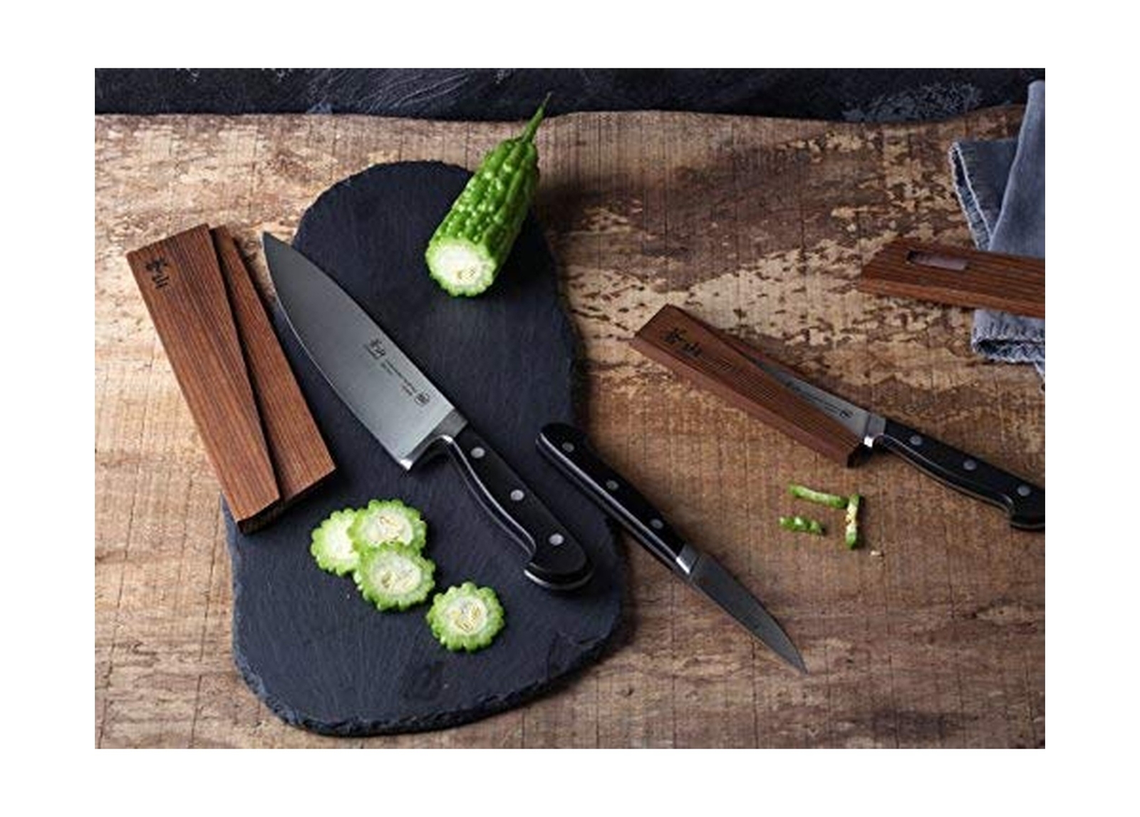Cangshan TV2 Series 1023015 Swedish 14C28N Steel Forged 3-Piece Starter Knife…