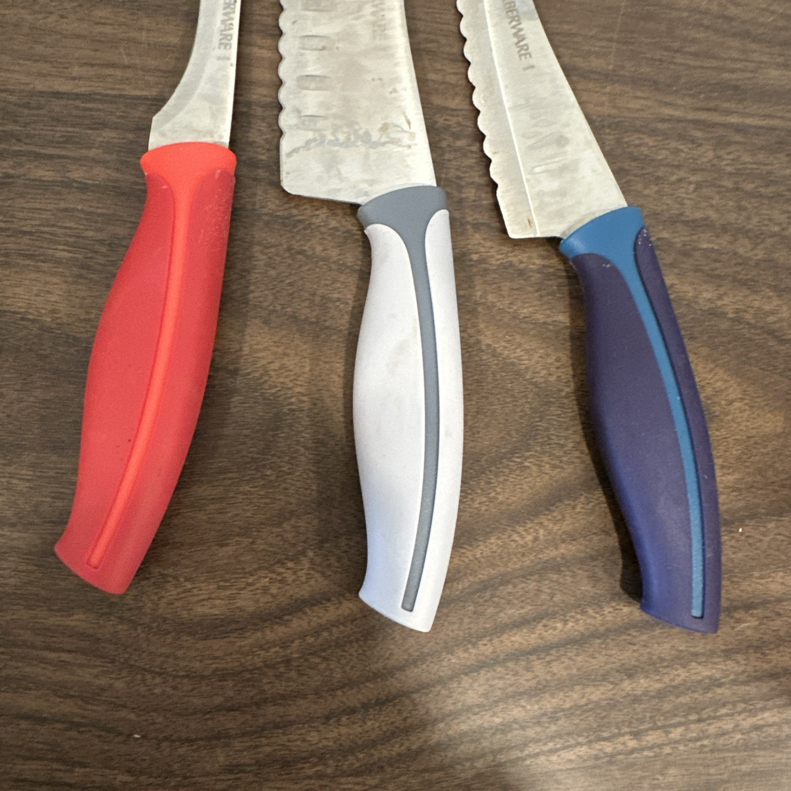 Lot of 5 Kitchen Knives With Sharpening Stone Farberware Rubber Handle, Stainles