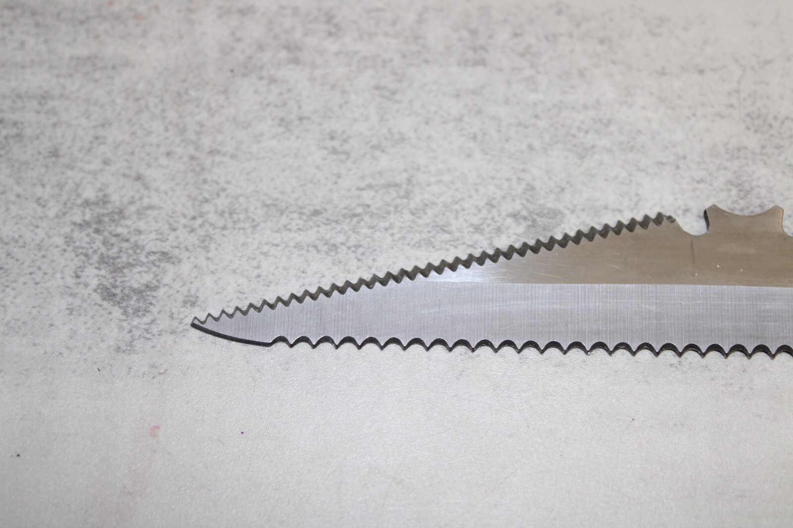 Vintage Regent Sheffield Stainless Steel Carving Bread Knife 8.75 in